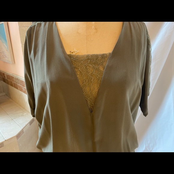 Crepe de chine tunic with lace insets - Picture 2 of 4